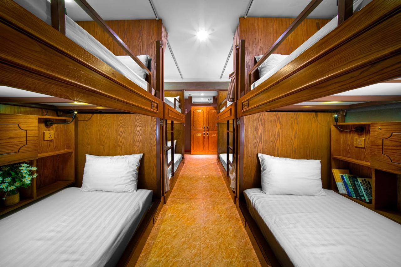 Little Charm Hanoi Hostel Екстер'єр фото